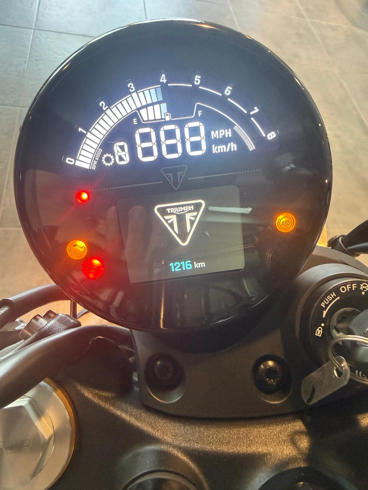 Motocicleta Triumph Scrambler 900 second 2026